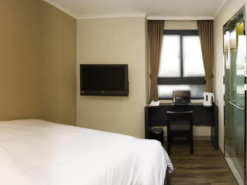 Garden Hotel Taichung Esterno foto
