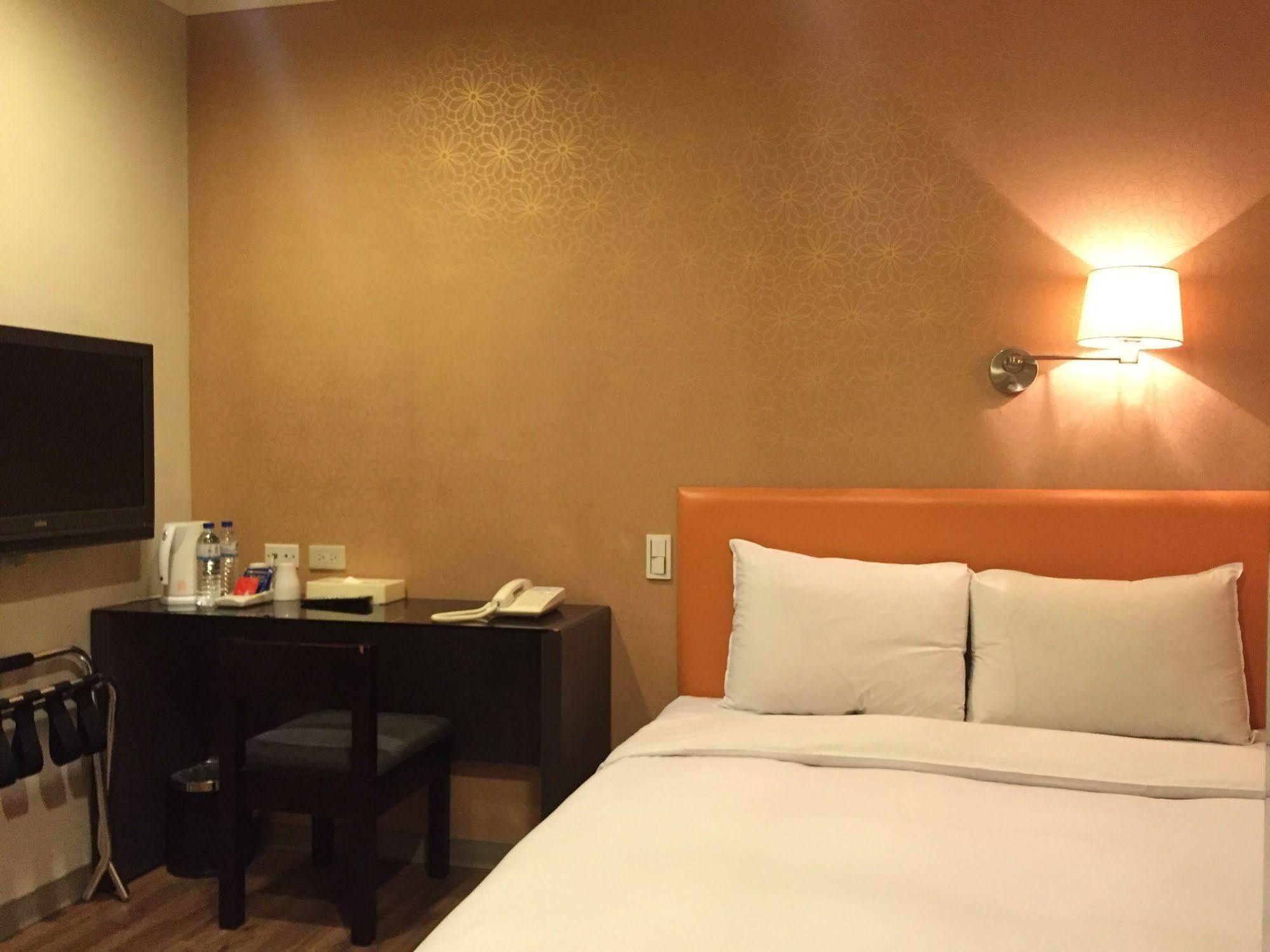 Garden Hotel Taichung Esterno foto