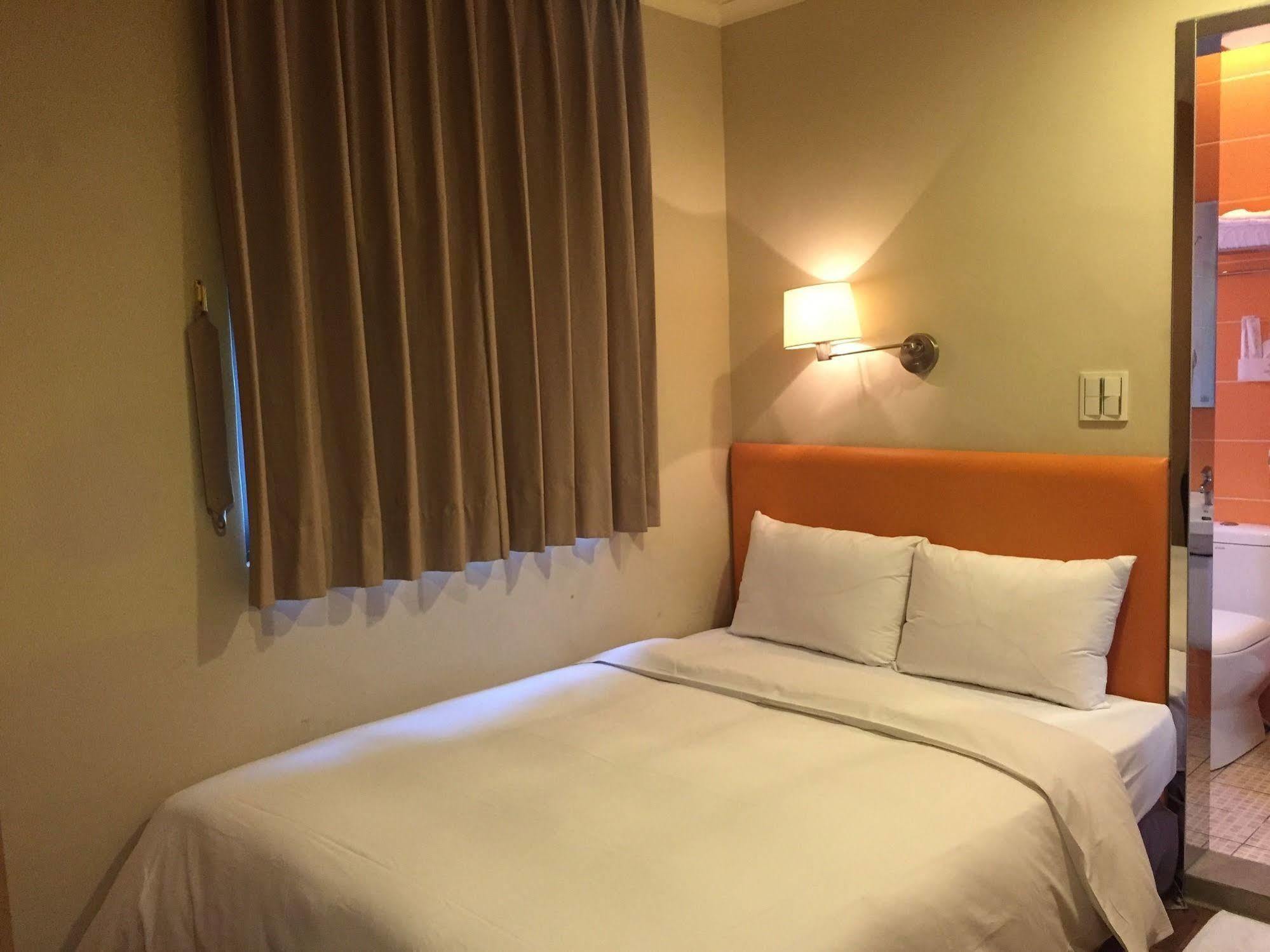 Garden Hotel Taichung Esterno foto