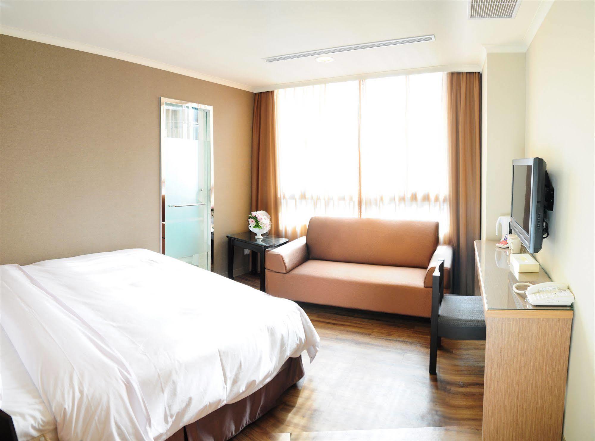 Garden Hotel Taichung Esterno foto